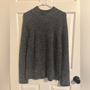 Gap women’s black and white turtle neck long sweater-size medium